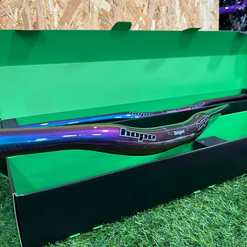 Hope Carbon Handlebar - 35mm Clamp in Chameleon -1