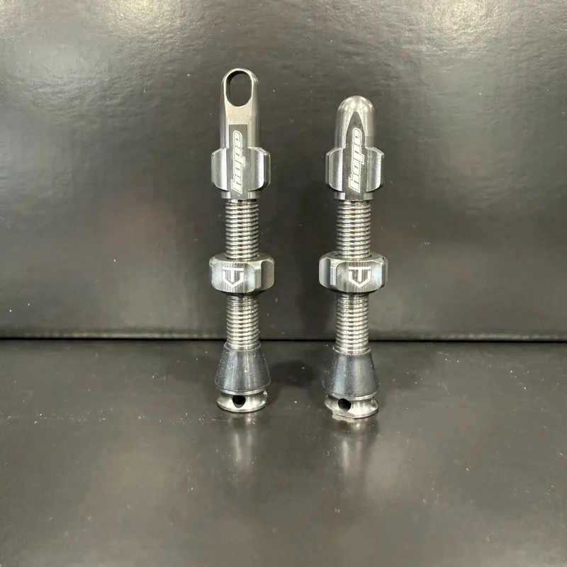 Hope Tubeless Valve Pair - 40mm - Smoke