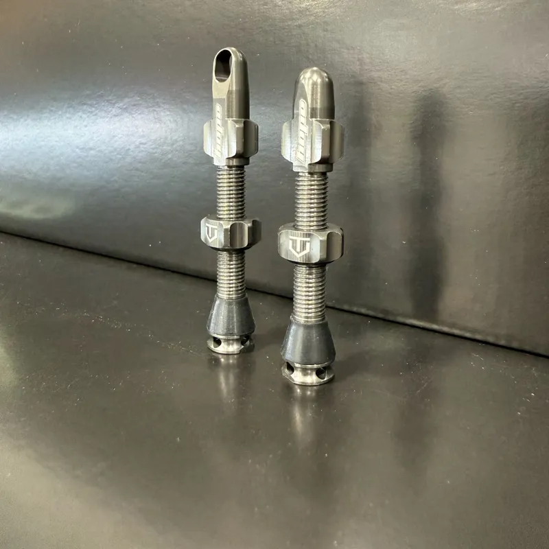 Hope Tubeless Valve Pair - 40mm - Smoke-1